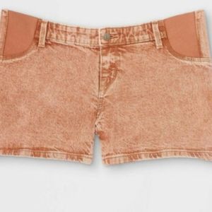Isabel copper colored demin underbelly maternity shorts.
